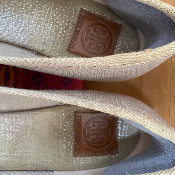 Tori Burch Espadrille Gold Canvas Wedges - Picture 6 of 8